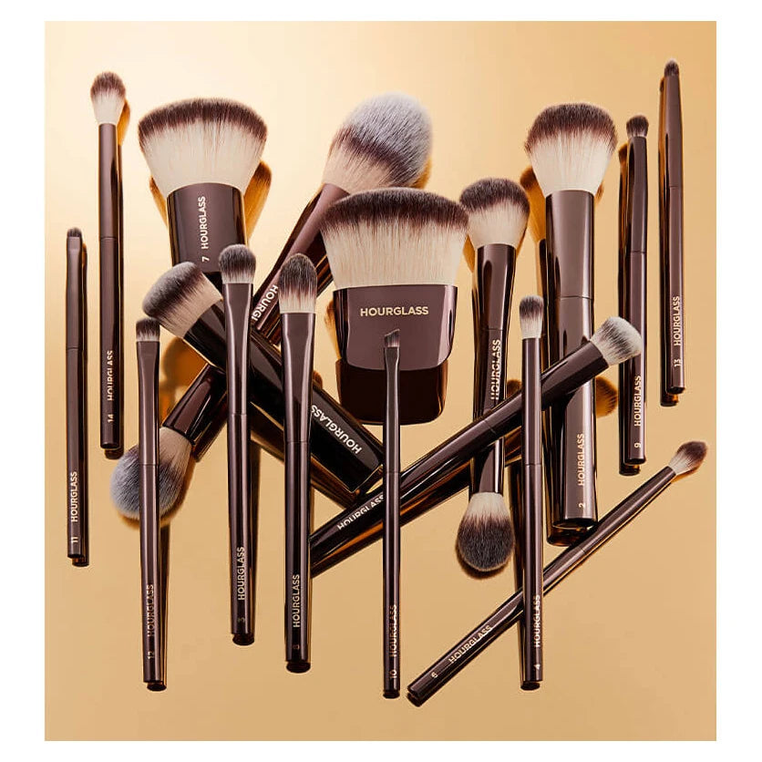 Hourglass Makeup Brush – Precision for Flawless Application